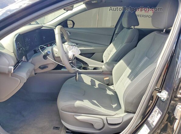 KMHLS4DG5RU650742 2024 HYUNDAI ELANTRA Черный Вид салона спереди