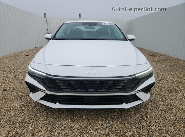 KMHLS4DG5SU019950 2025 HYUNDAI ELANTRA White Սալոնի 360 աստիճան տեսք