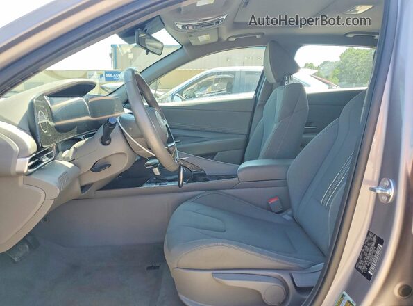 KMHLS4DG5SU936578 2025 HYUNDAI ELANTRA Silver Widok wnętrza z przodu