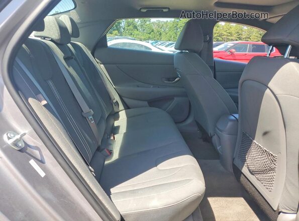 KMHLS4DG5SU936578 2025 HYUNDAI ELANTRA Silver Widok tylnych siedzeń