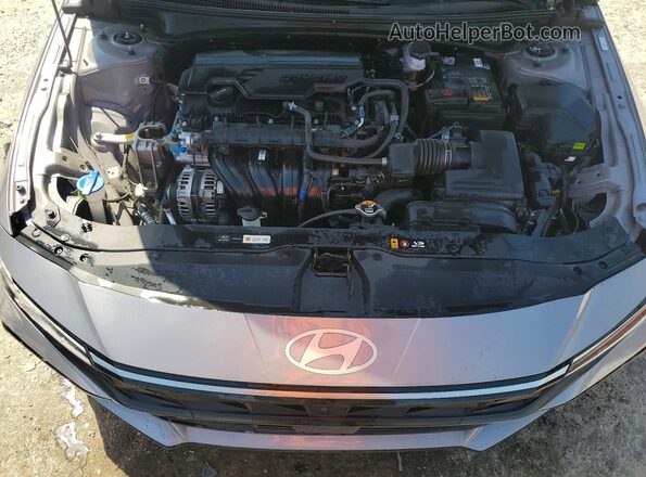 KMHLS4DG5SU936578 2025 HYUNDAI ELANTRA Silver Widok wnętrza z tyłu