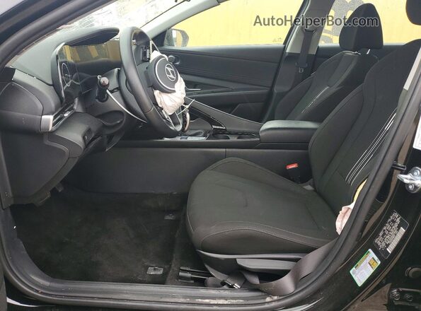 KMHLS4DG6SU984414 2025 HYUNDAI ELANTRA Черный Вид салона спереди