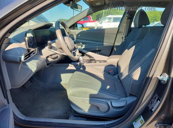 KMHLS4DG6SU998443 2025 HYUNDAI ELANTRA Gray Вид салону спереду