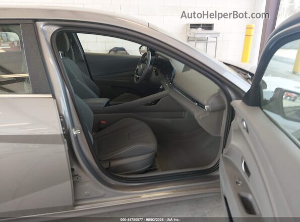 KMHLS4DG7RU646630 2024 HYUNDAI ELANTRA Серый Вид салона спереди