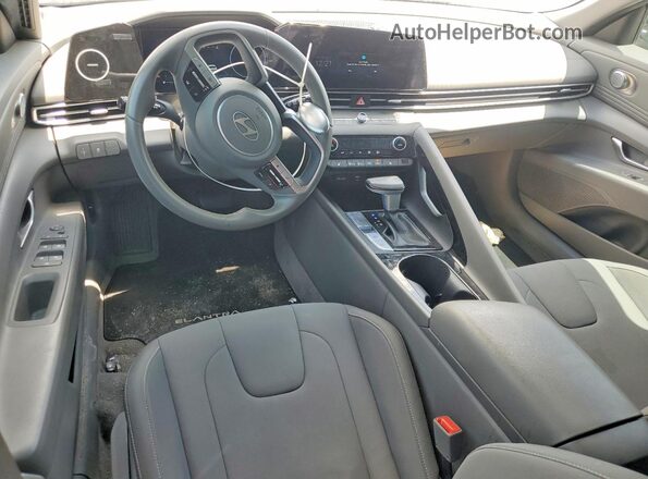 KMHLS4DG7RU681264 2024 HYUNDAI ELANTRA Черный Вид панели приборов