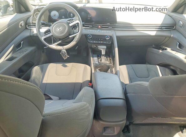KMHLS4DG7SU012546 2025 HYUNDAI ELANTRA Черный Вид панели приборов