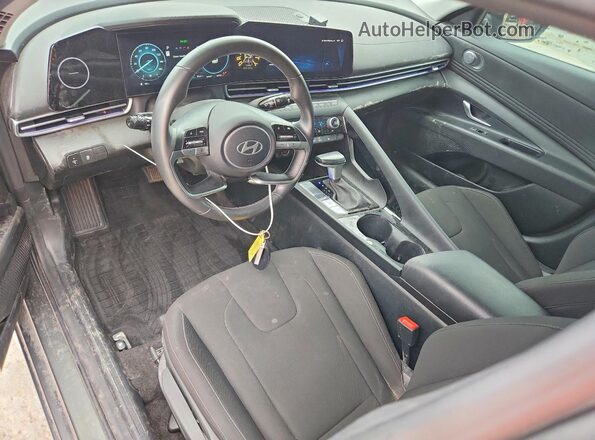 KMHLS4DG8SU913134 2025 HYUNDAI ELANTRA Gray Առջևի վահանակի տեսք