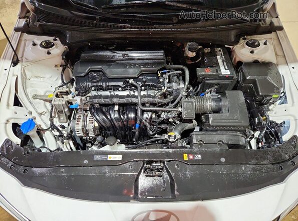 KMHLS4DG9SU022818 2025 HYUNDAI ELANTRA White Vista interior trasera