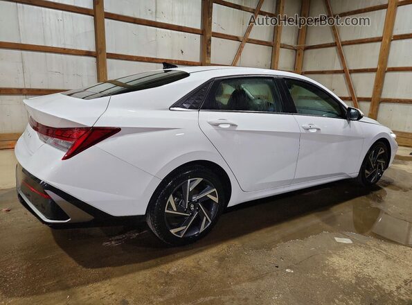 KMHLS4DG9SU022818 2025 HYUNDAI ELANTRA White Trasero derecho