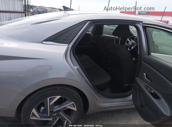 KMHLS4DG9SU046990 2025 HYUNDAI ELANTRA Gray VIN կոդի պիտակի տեսք