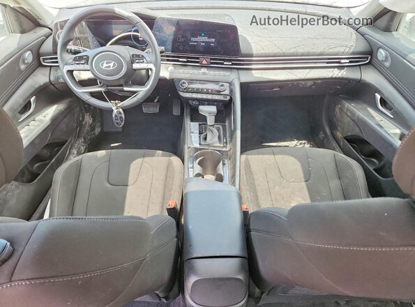 KMHLS4DG9SU877356 2025 HYUNDAI ELANTRA Белый Вид панели приборов