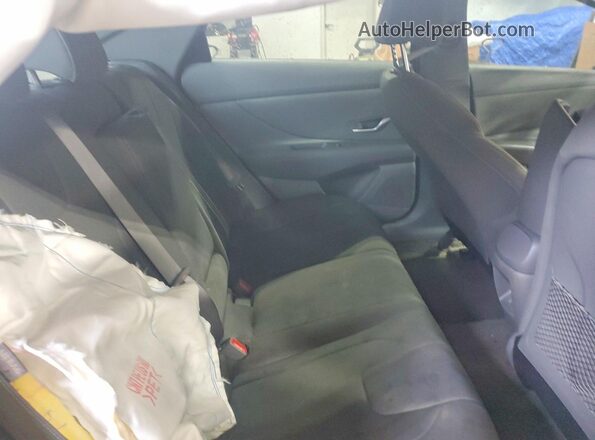 KMHLS4DG9SU909965 2025 HYUNDAI ELANTRA Black Widok tylnych siedzeń