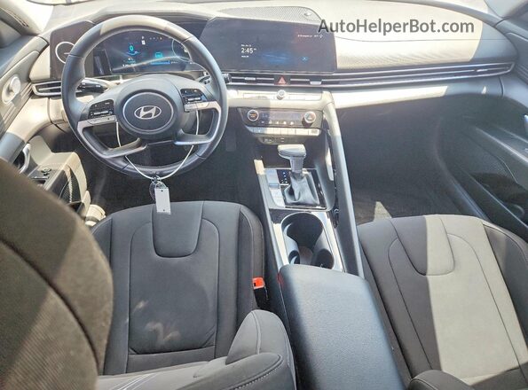 KMHLS4DGXRU772870 2024 HYUNDAI ELANTRA Черный Вид панели приборов