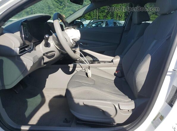 KMHLS4DGXRU832372 2024 HYUNDAI ELANTRA White წინა სალონის ხედი