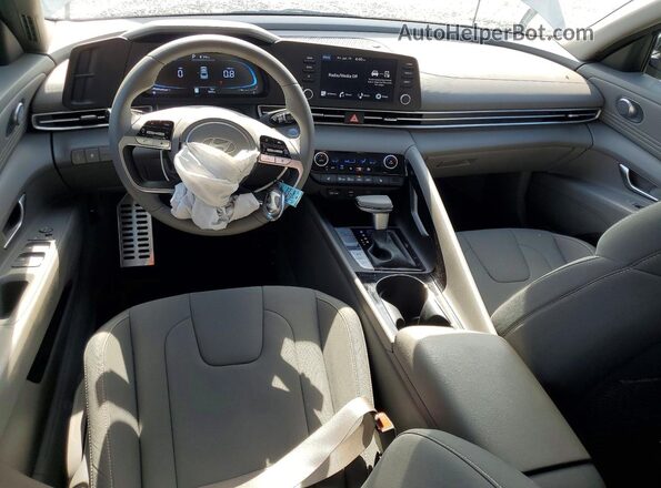 KMHLS4DGXTU115090 2026 HYUNDAI ELANTRA Silver წინა პანელის ხედი