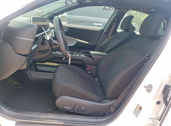 KMHM24AA1SA090293 2025 HYUNDAI IONIQ White Սալոնի դիմացի տեսք