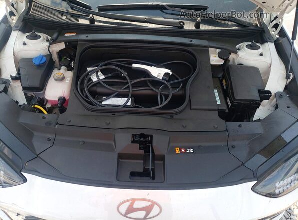 KMHM24AA1SA090293 2025 HYUNDAI IONIQ White Սալոնի հետևի տեսք