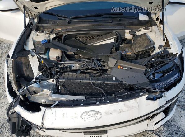 KMHM24AA8RA071038 2024 HYUNDAI IONIQ White Вид задньої частини салону