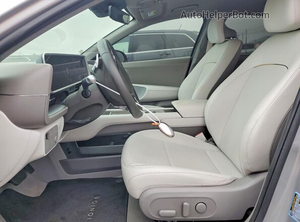 KMHM34AA2SA085942 2025 HYUNDAI IONIQ Silver Front interior view
