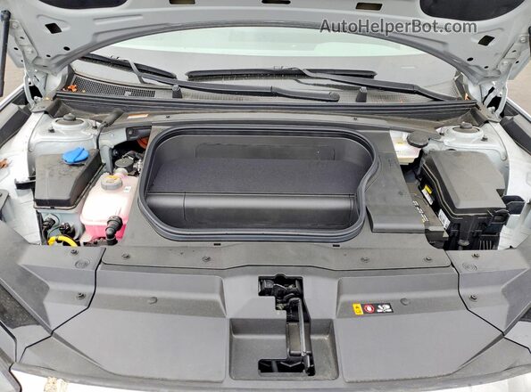 KMHM34AA2SA085942 2025 HYUNDAI IONIQ Silver Rear interior view