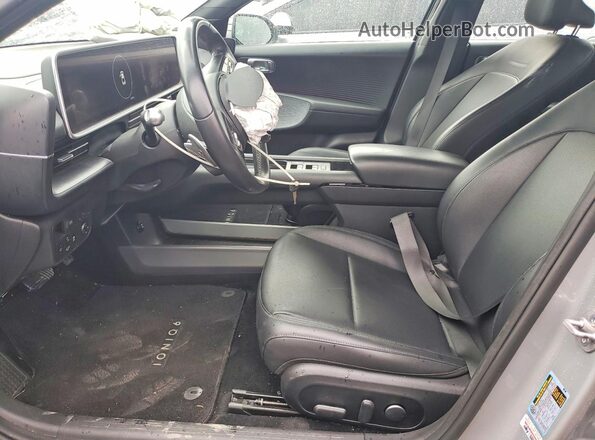 KMHM34AC3PA028867 2023 HYUNDAI IONIQ Silver Vista interior delantera
