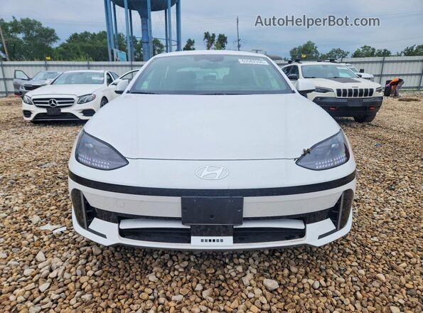 KMHM34AC3PA041117 2023 HYUNDAI IONIQ White Widok z przodu