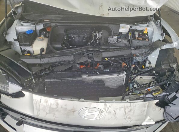 KMHM54AA0SA095573 2025 HYUNDAI IONIQ Silver Rear interior view