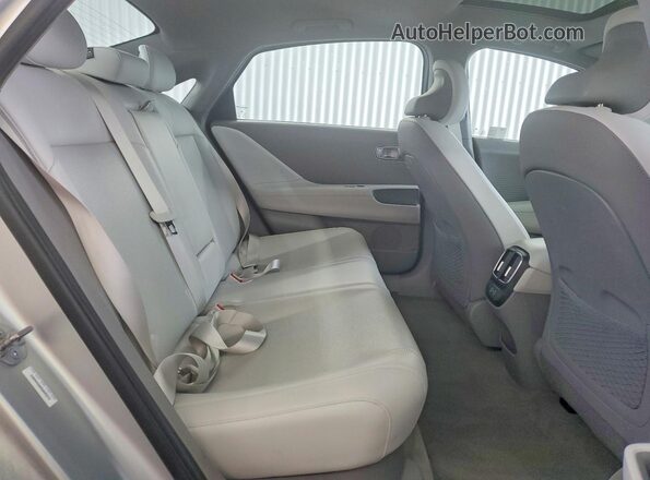 KMHM54AA0SA095573 2025 HYUNDAI IONIQ Silver Rear seats view
