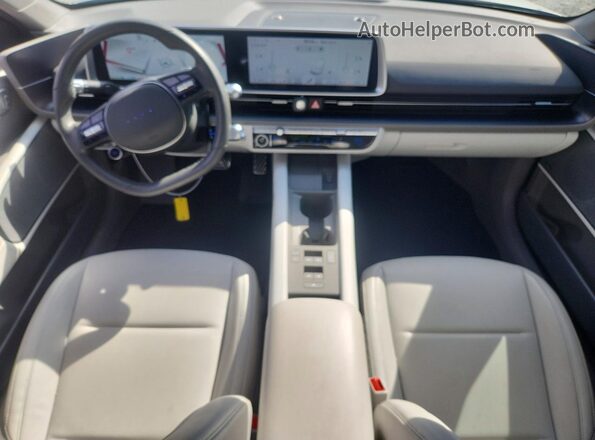 KMHM54AC3PA041533 2023 HYUNDAI IONIQ Silver Widok deski rozdzielczej