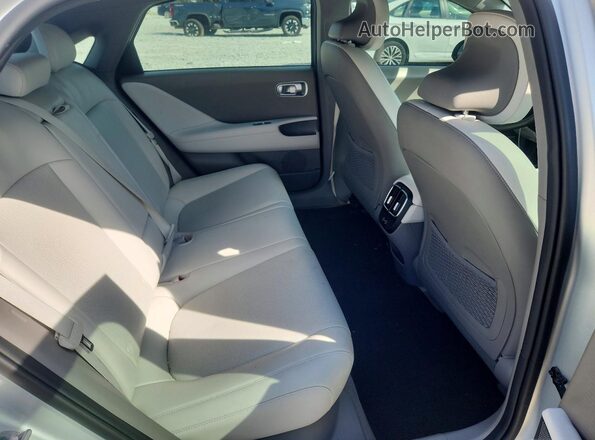 KMHM54AC3PA041533 2023 HYUNDAI IONIQ Silver Widok tylnych siedzeń