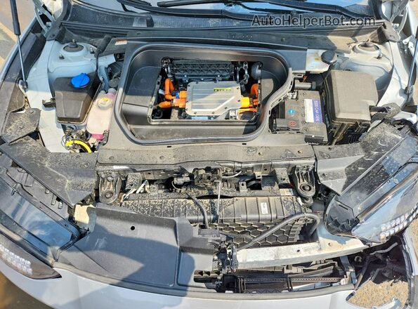 KMHM54AC5PA031764 2023 HYUNDAI IONIQ Silver Widok wnętrza z tyłu