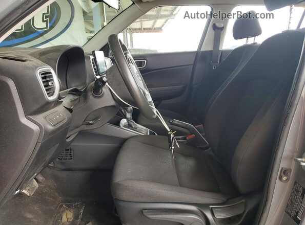 KMHRB8A31MU068892 2021 HYUNDAI VENUE Gray Вид салону спереду