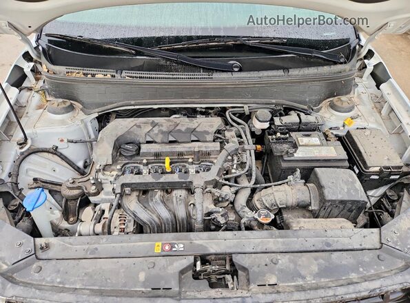 KMHRB8A31MU096899 2021 HYUNDAI VENUE Silver უკანა სალონის ხედი