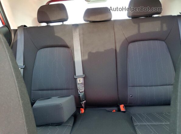 KMHRB8A31SU412010 2025 HYUNDAI VENUE Red Vista de los asientos traseros