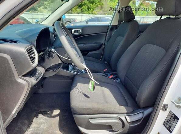 KMHRB8A33MU067159 2021 HYUNDAI VENUE White Սալոնի դիմացի տեսք