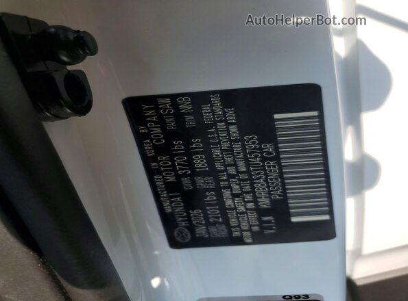 KMHRB8A33TU457953 2026 HYUNDAI VENUE White Widok komory silnika