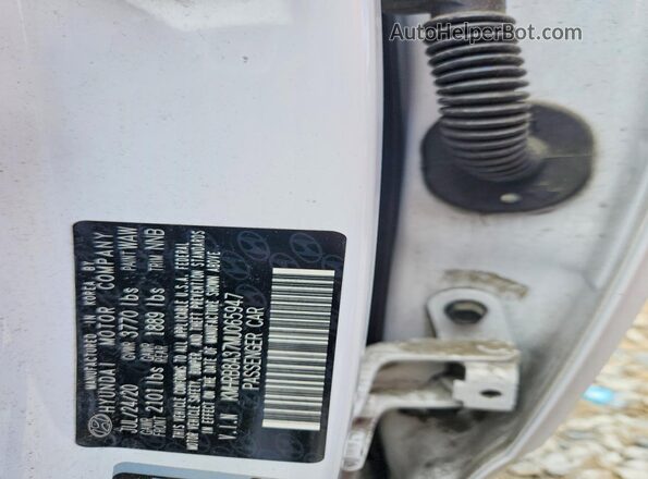 KMHRB8A37MU065947 2021 HYUNDAI VENUE White Engine compartment view