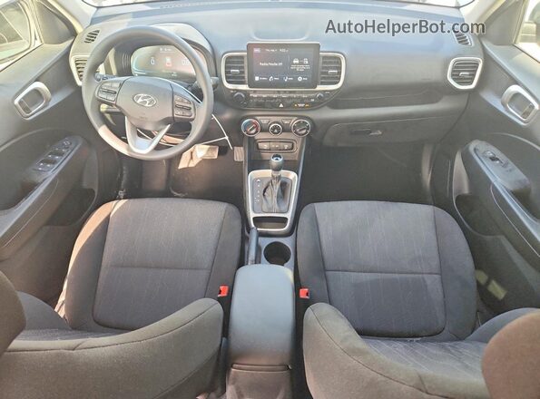 KMHRB8A37TU466235 2026 HYUNDAI VENUE Gray Widok deski rozdzielczej