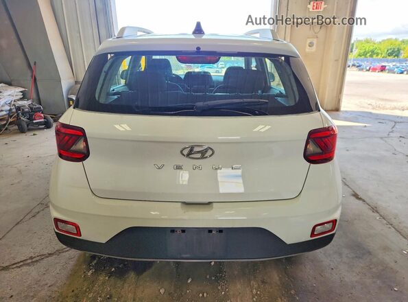 KMHRC8A30LU019811 2020 HYUNDAI VENUE Белый Вид сзади