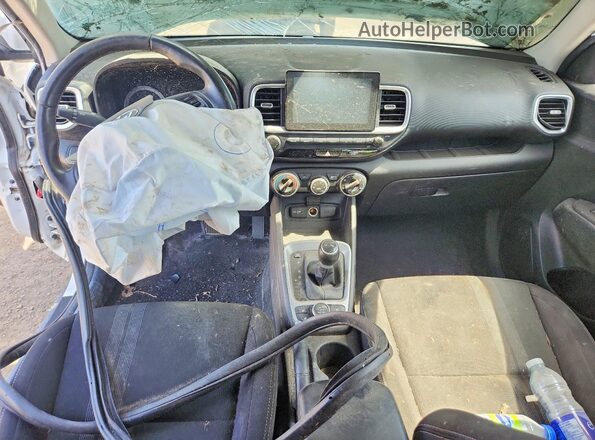 KMHRC8A30NU176385 2022 HYUNDAI VENUE White წინა პანელის ხედი