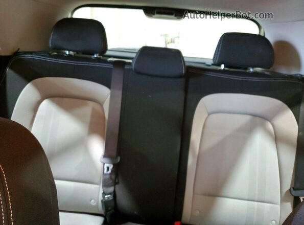 KMHRC8A30PU213227 2023 HYUNDAI VENUE Black Вид задніх сидінь