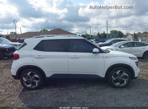 KMHRC8A30PU257406 2023 HYUNDAI VENUE White Вид задньої частини салону