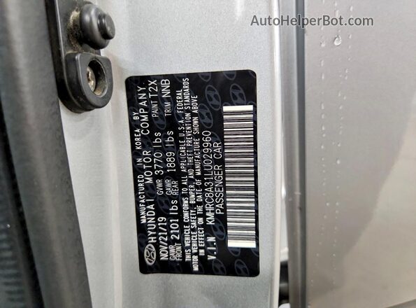 KMHRC8A31LU029960 2020 HYUNDAI VENUE Silver Widok naklejki z numerem VIN