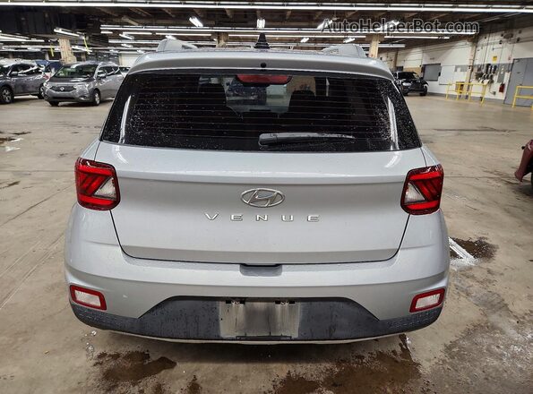 KMHRC8A31LU029960 2020 HYUNDAI VENUE Silver Widok z tyłu