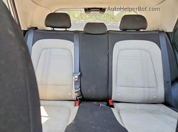 KMHRC8A32NU189381 2022 HYUNDAI VENUE Silver 