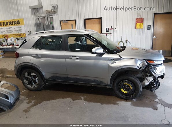 KMHRC8A32PU266849 2023 HYUNDAI VENUE Silver Սալոնի 360 աստիճան տեսք