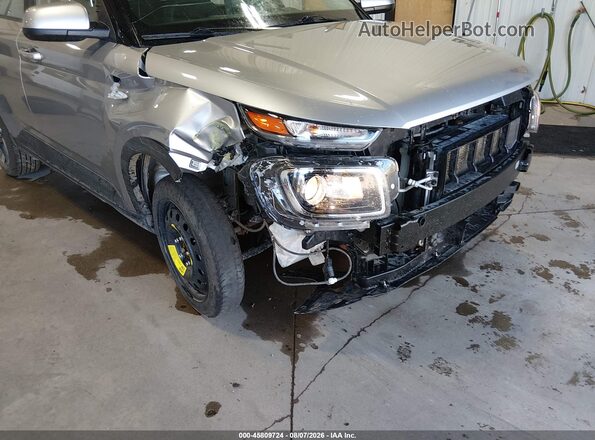KMHRC8A32PU266849 2023 HYUNDAI VENUE Silver Դիմացի տեսք
