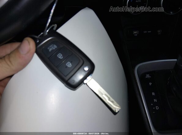 KMHRC8A32PU266849 2023 HYUNDAI VENUE Silver Առջևի վահանակի տեսք