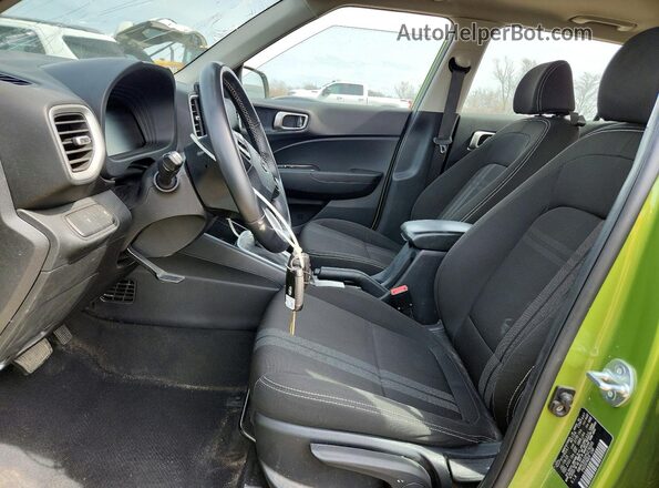KMHRC8A32PU276555 2023 HYUNDAI VENUE Green წინა სალონის ხედი