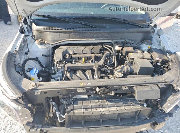 KMHRC8A32SU386353 2025 HYUNDAI VENUE Silver Vista del compartimento del motor